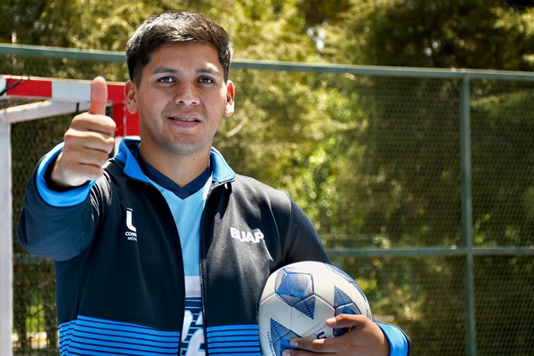 De la calle a Noruega: estudiante BUAP representará a México en copa mundial de street soccer