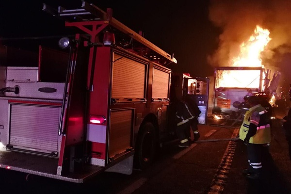 Encuentran dos cuerpos calcinados dentro de un vehículo en Izúcar de Matamoros