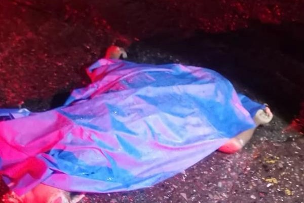 Hallan cadáver encobijado dentro de un canal de agua residuales en Huejotzingo, Puebla