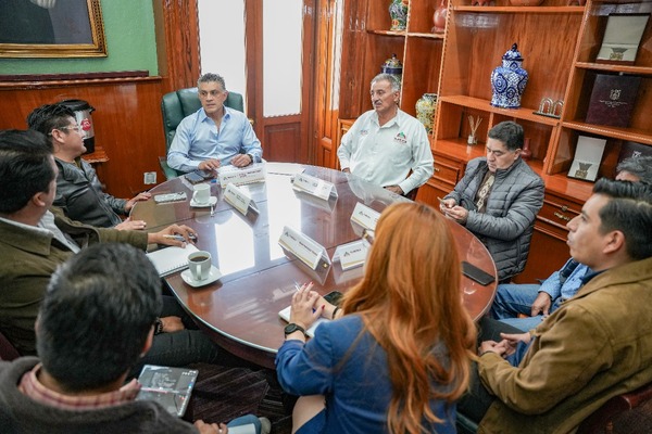 Esta mesa de trabajo fue resultado del diálogo sostenido previamente entre el alcalde y la gobernadora Lorena Cuéllar Cisneros