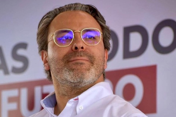 El diputado local de Morena, Roberto Zataraín solicitó el inicio de un proceso de revocación de mandato al edil priista de Cuyoaco