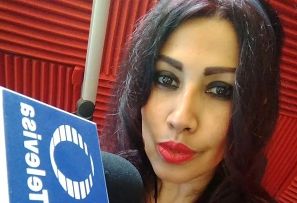 Periodista Carolina Olvera denuncia extorsión y detención arbitraria por parte de agentes de la FGE en Morelos