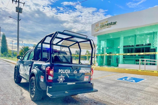 Roban cajero automático del Banco del Bienestar en Mazatecochco, Tlaxcala; hampones lo abandonan horas después