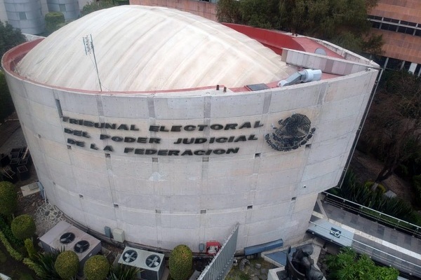 En 15 casos, el TEPJF resolvió que el INE debe entregar las constancias de mayoría a ganadores, estos criterios aprobados aplicarían al resto