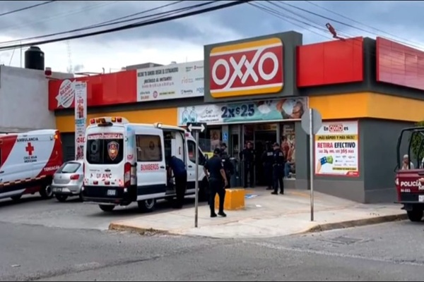 Violento asalto en Oxxo de Tehuacán