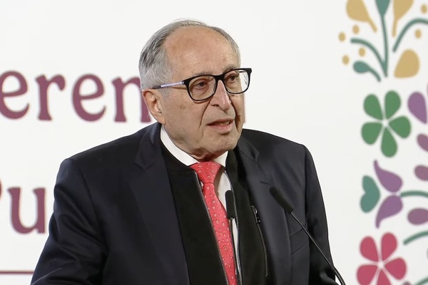 El secretario de Salud señaló que actualmente hay alrededor de 6 millones de vacunas para combatir el brote de sarampión