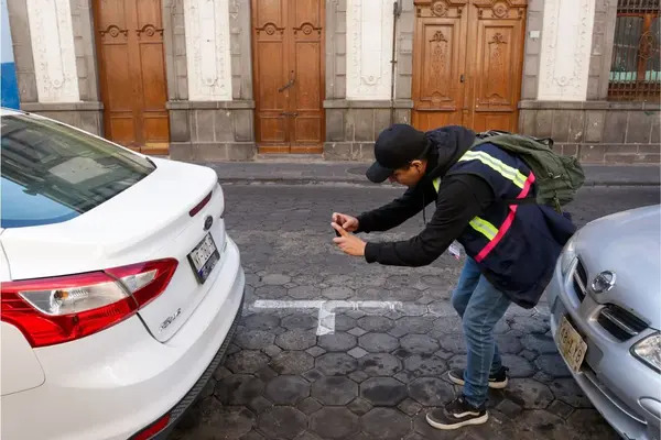 La tarde del jueves 17 de julio en la colonia El Águila, dos supervisores de movilidad fueron agredidos haciendo sus funciones por una pareja