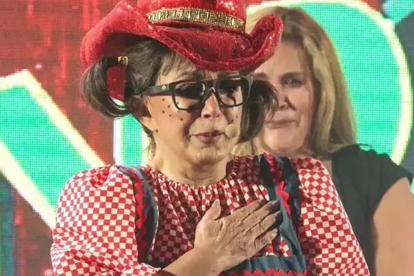 Una amiga cercana a "La Chilindrina" explicó que la famosa de 78 años de edad fue hospitalizada de urgencia por una crisis de ansiedad
