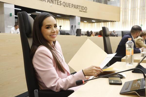 Grace Palomares informó que sí abandonará la LXII Legislatura del Congreso de Puebla y su suplente, Alexa Espidio asumirá la curul