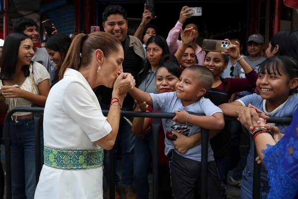 Siete de cada 10 personas está de acuerdo con la manera en que está gobernando Sheinbaum en el marco de su primer informe de gobierno