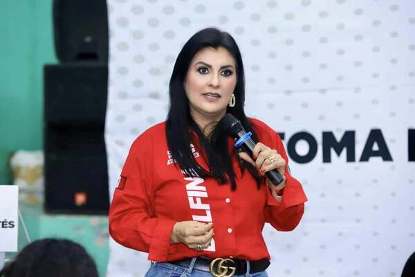 La presidenta en funciones del PRI en Puebla opinó que la renuncia a su militancia de Néstor Camarillo no será la extinción del partido