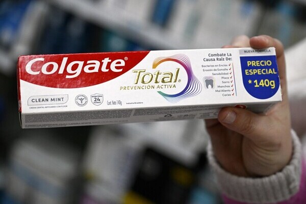 Cofepris compartió que hay sospechas de efectos adversos por el uso de Colgate Total© Prevención Activa CLEAN MINT producido en México