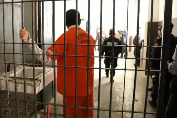 INE aprobó lineamientos para que las personas privadas de la libertad puedan tramitar su credencial de elector y ejercer su voto en prisión