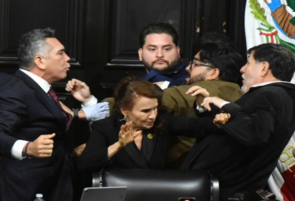 Alejandro Moreno denuncia penalmente a Fernández Noroña tras zafarrancho en el Senado