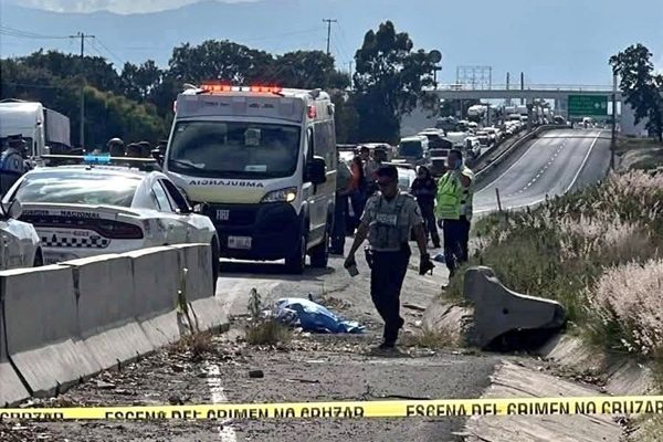 Asesinan a dos hombres durante un asalto en la autopista Puebla-Orizaba; hay otros