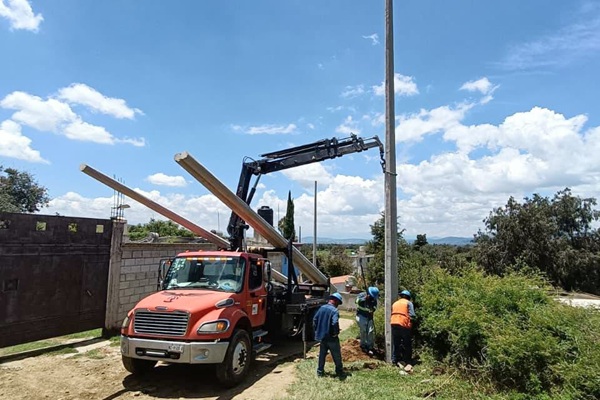 Ayuntamiento de Tlaxcala amplia red eléctrica en San Lucas