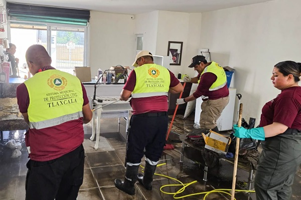 Ayuntamiento de Tlaxcala atiende a familias afectadas por la fuerte lluvia