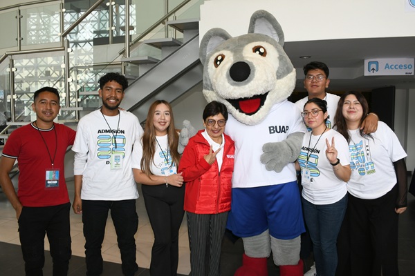 BUAP Supervisa Rectora Lilia Cedillo segunda jornada de inscripción