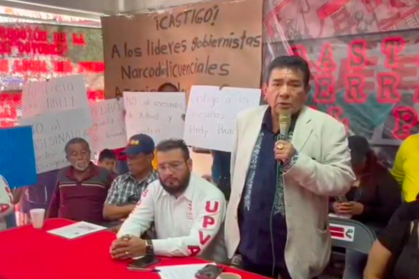 Arely Ruiz tenía permiso del Ayuntamiento de Puebla para venta de antojitos frente al estadio Cuauhtémoc, afirmaron la UPVA en conferencia