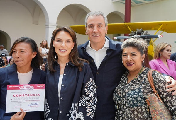 Coloca Gobierno de la Ciudad a las mujeres al centro