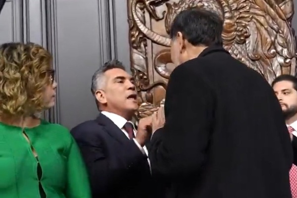 Debate sobre narcotráfico en el senado termina en pelea entre Fernández Noroña y Alito Moreno