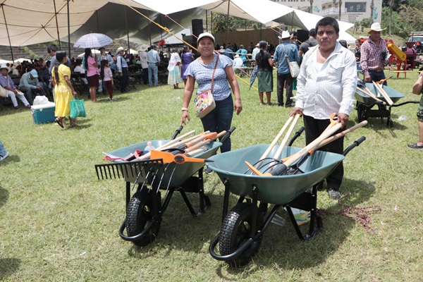 En Huehuetla, Gobierno de Puebla entrega apoyo para el campo con inversión