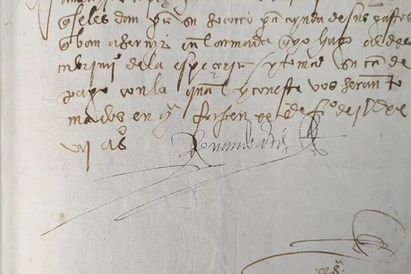 FBI devuelve a México manuscrito de Hernán Cortés robado hace más de 40 años