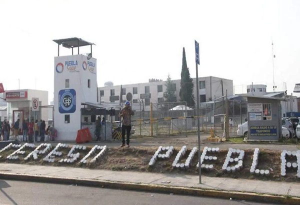 Familias de reos del penal de San Miguel protestan