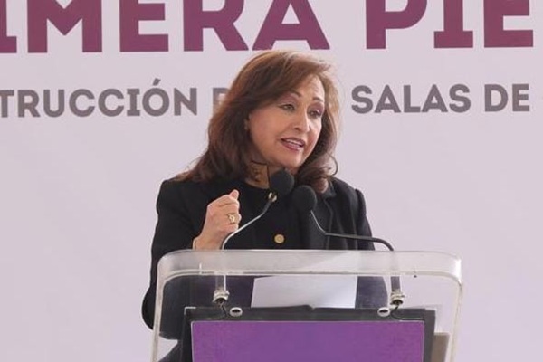 Gobernadora de Tlaxcala, Lorena Cuéllar, se va de viaje