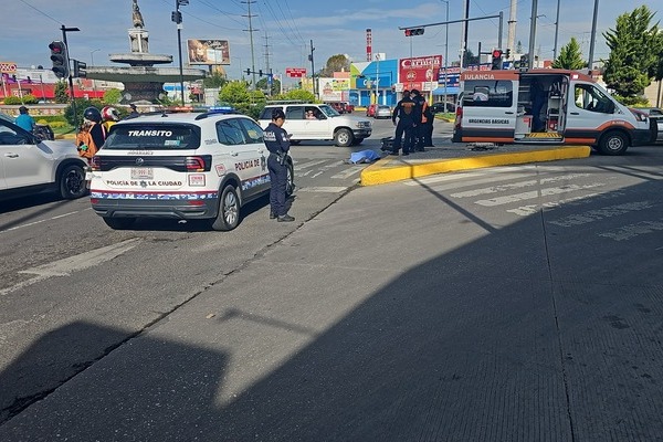 Aunque paramédicos llegaron al Bulevar rápidamente, tras una inspección al motociclista informaron que ya no contaba con signos vitales