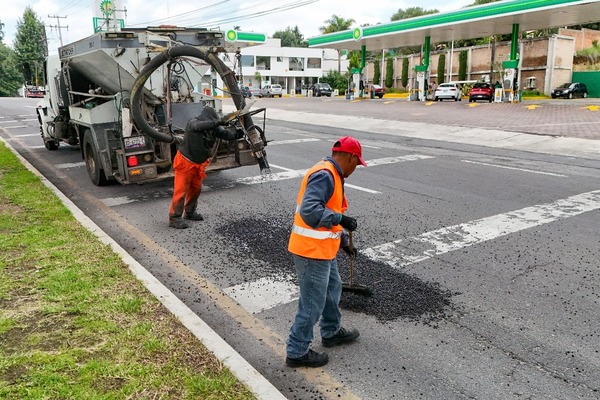 El Ayuntamiento de Tlaxcala intensificó esta semana las acciones del Programa de Bacheo 2025 con trabajos de mantenimiento vial