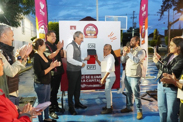 Con calles más iluminadas, seguras y eficientes, San Pedro Zacachimalpa se convierte en un ejemplo del alcance de la estrategia Puebla Brilla