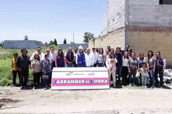 Dio el banderazo de arranque de la obra en la Privada de la 21 norte y Antiguo Camino a San Gregorio Atzompa, en San Rafael Comac