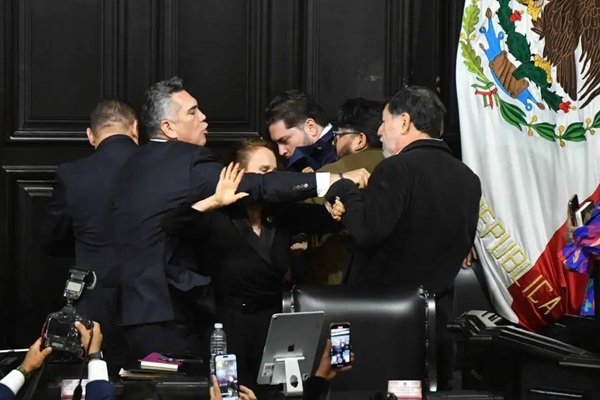 MP investiga pleito en el Senado entre Gerardo Fernández Noroña y Alejandro Moreno