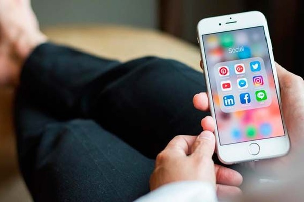 Más del 90% de los mexicanos usa su celular para redes sociales