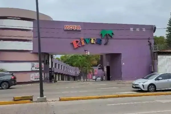 Un hombre fue hallado inconsciente en una habitación del Motel River, ubicado en el Bulevar Esteban de Antuñano, en la ciudad de Puebla