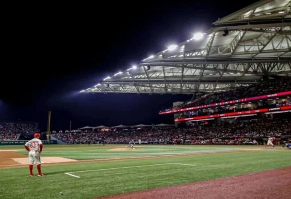 Niño de 9 años recibe pelotazo en juego entre Diablos del México y Pericos de Puebla y sufre hemorragia cerebral