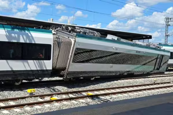 La probable causa del descarrilamiento del Tren Maya fue una anomalía en el diseño que impidió que una unidad cambiara completamente de vía