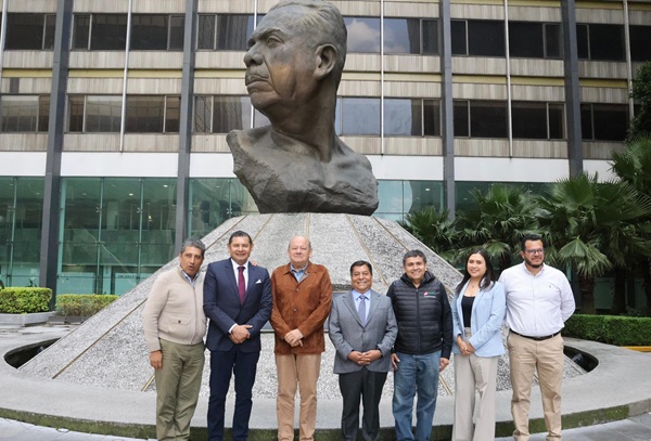 PEMEX garantiza entrega de 3,500 toneladas de asfalto como apoyo inicial