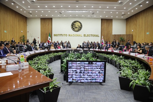 En un inicio el anteproyecto de presupuesto planteaba un monto por 25,896 millones sin embargo, el Consejo General avaló modificaciones