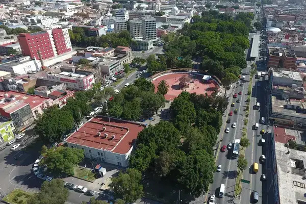 El mandatario indicó que Puebla recibirá tres veces más material de Pemex para atender vialidades, por los logros en robo de combustibles