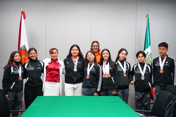 Reconoce Madai Pérez en el Congreso de Tlaxcala a medallistas de la Olimpiada Nacional originarios