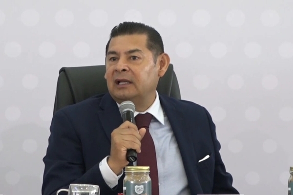 Durante la conferencia de prensa, Armenta evitó opinar sobre los postulados en el inicio del proceso de renovación de la rectoría de la BUAP