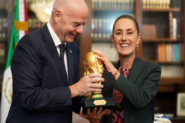Sheinbaum recibe a Gianni Infantino en México