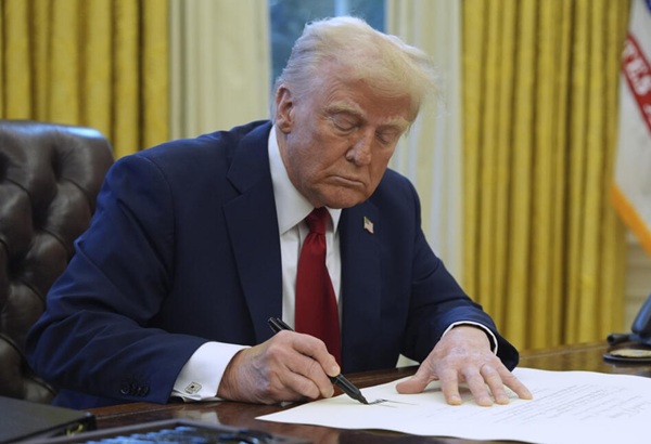 Tribunal concluye que Trump excedió sus poderes de emergencia con aranceles