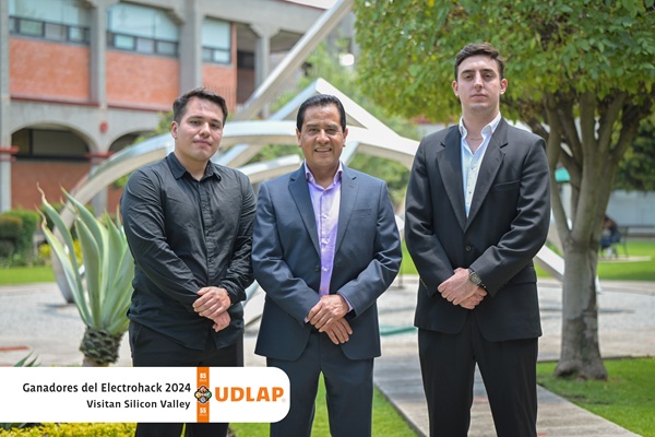 UDLAP Egresados y profesor conocieron el corazón