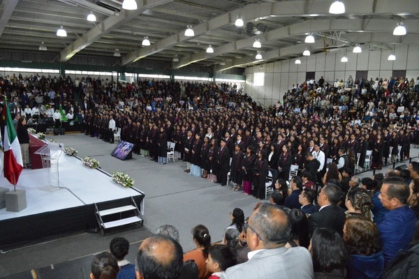 Presentaron la primera generación de egresados de las maestrías en Mecatrónica y Gestión e Innovación de las organizaciones de la Universidad