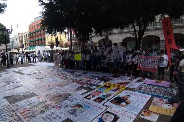 La marcha de Voz de los Desaparecidos comenzó frente a Casa Aguayo y concluyó en el Árbol de la Esperanza, en el Zócalo de Puebla