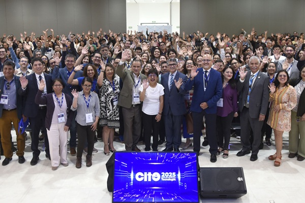 a la vanguardia y a la altura de las exigencias actuales Rectora Lilia Cedillo