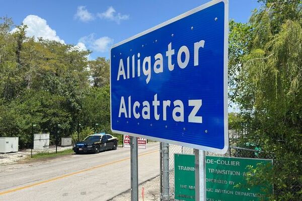 "Alligator Alcatraz", la temida cárcel para inmigrantes en Everglades, Florida, podría quedar como parte del pasado en los próximos días